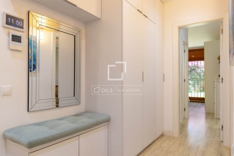 Apartment for sale in Esplugues de Llobregat, Barcelona, Spain 4 bedrooms, 139 sq.m. No. 192628 - photo 16