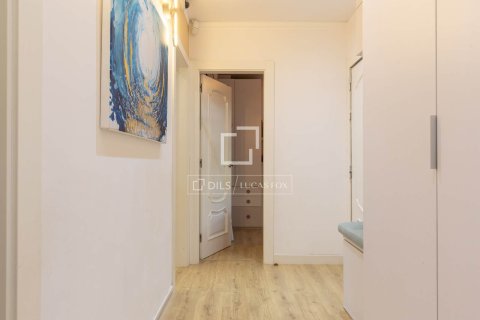 Apartment for sale in Esplugues de Llobregat, Barcelona, Spain 4 bedrooms, 139 sq.m. No. 192628 - photo 23