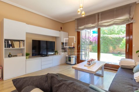 Apartment for sale in Esplugues de Llobregat, Barcelona, Spain 4 bedrooms, 139 sq.m. No. 192628 - photo 7