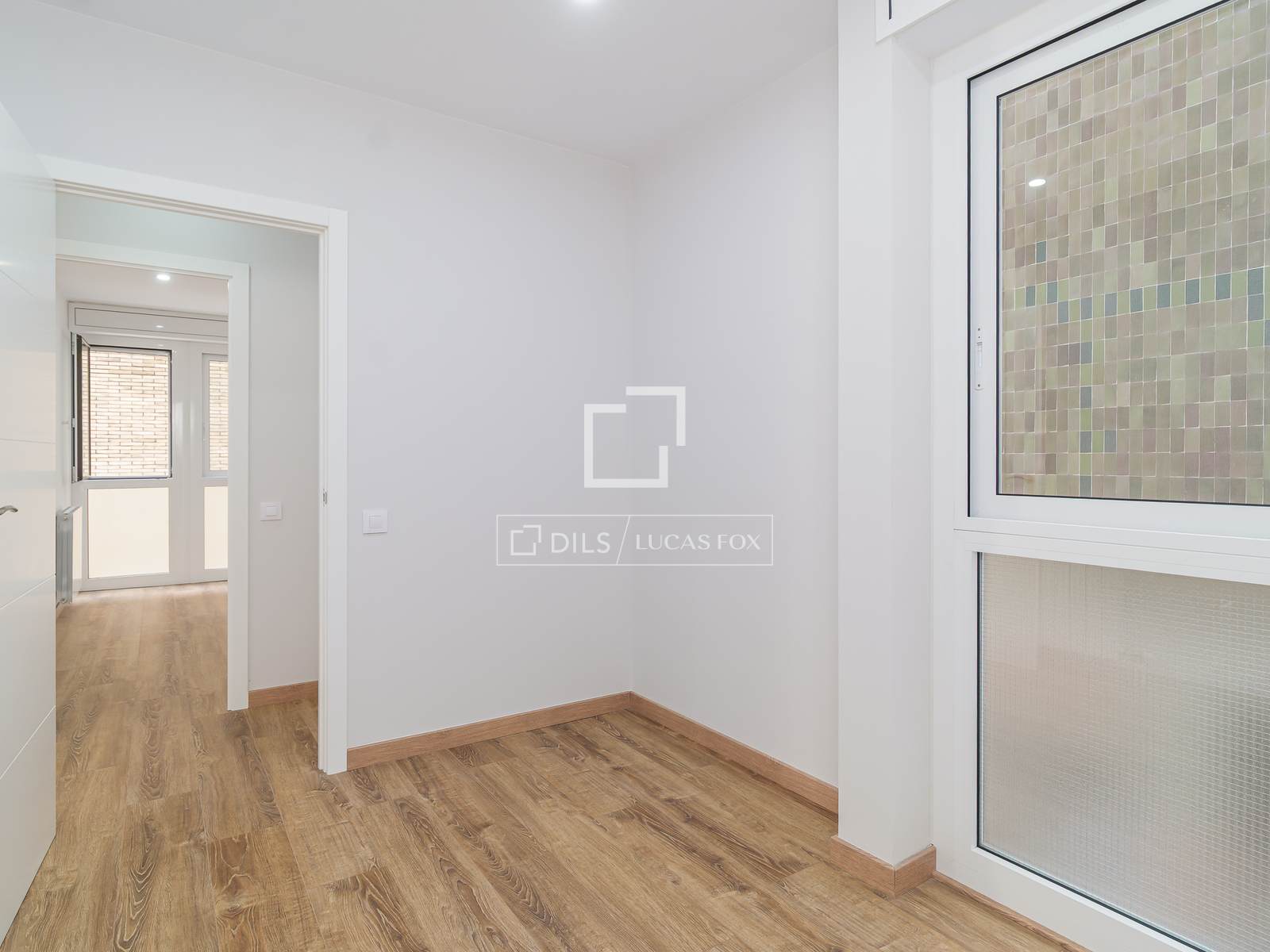 Huoneisto Barcelona, Espanja 6 makuuhuonetta, 180 m2 No. 192627