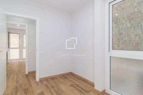 Apartment for sale in Barcelona, Spain 6 bedrooms, 180 sq.m. No. 192627 - photo 25