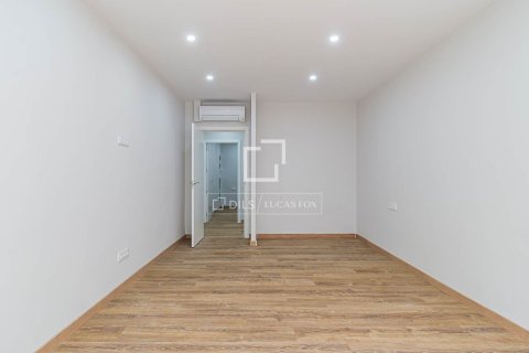 Apartment for sale in Barcelona, Spain 6 bedrooms, 180 sq.m. No. 192627 - photo 8