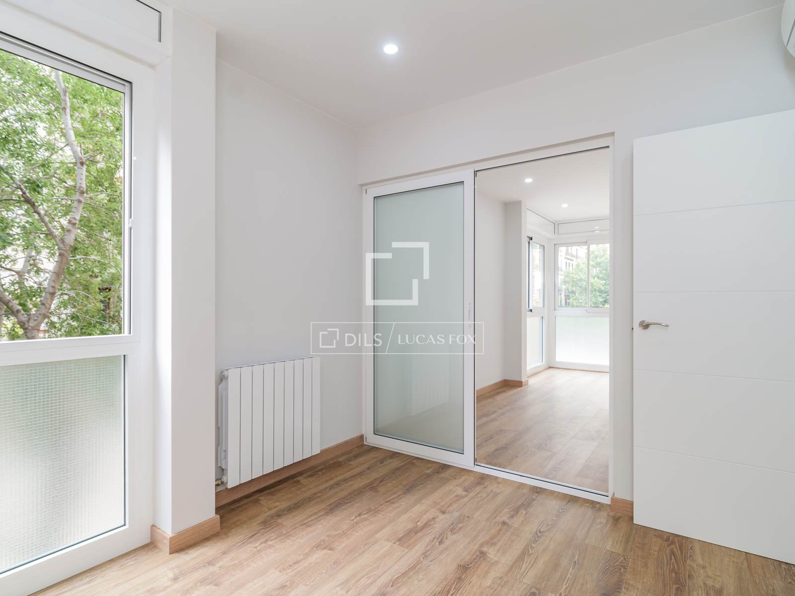 Huoneisto Barcelona, Espanja 6 makuuhuonetta, 180 m2 No. 192627