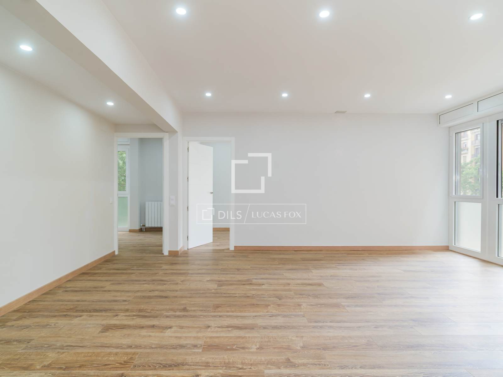 Huoneisto Barcelona, Espanja 6 makuuhuonetta, 180 m2 No. 192627
