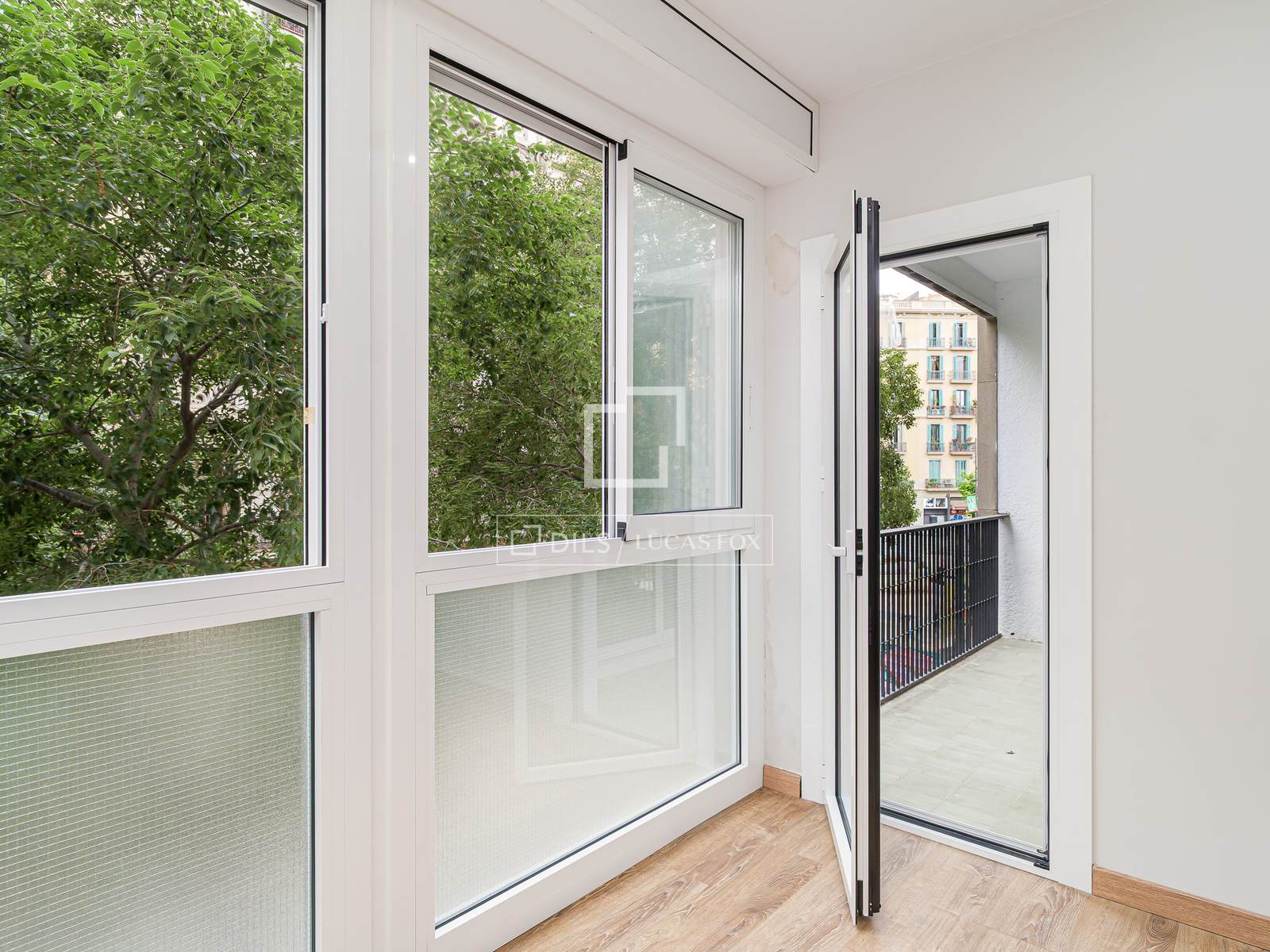 Huoneisto Barcelona, Espanja 6 makuuhuonetta, 180 m2 No. 192627