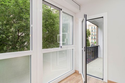Apartment for sale in Barcelona, Spain 6 bedrooms, 180 sq.m. No. 192627 - photo 10
