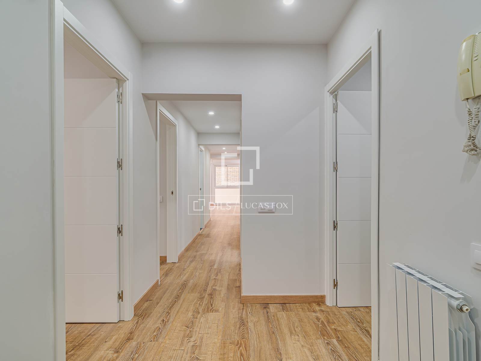Huoneisto Barcelona, Espanja 6 makuuhuonetta, 180 m2 No. 192627