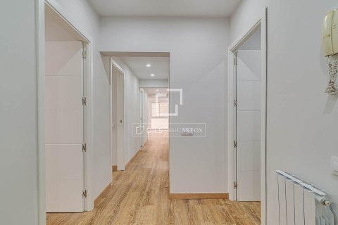 Apartment for sale in Barcelona, Spain 6 bedrooms, 180 sq.m. No. 192627 - photo 6