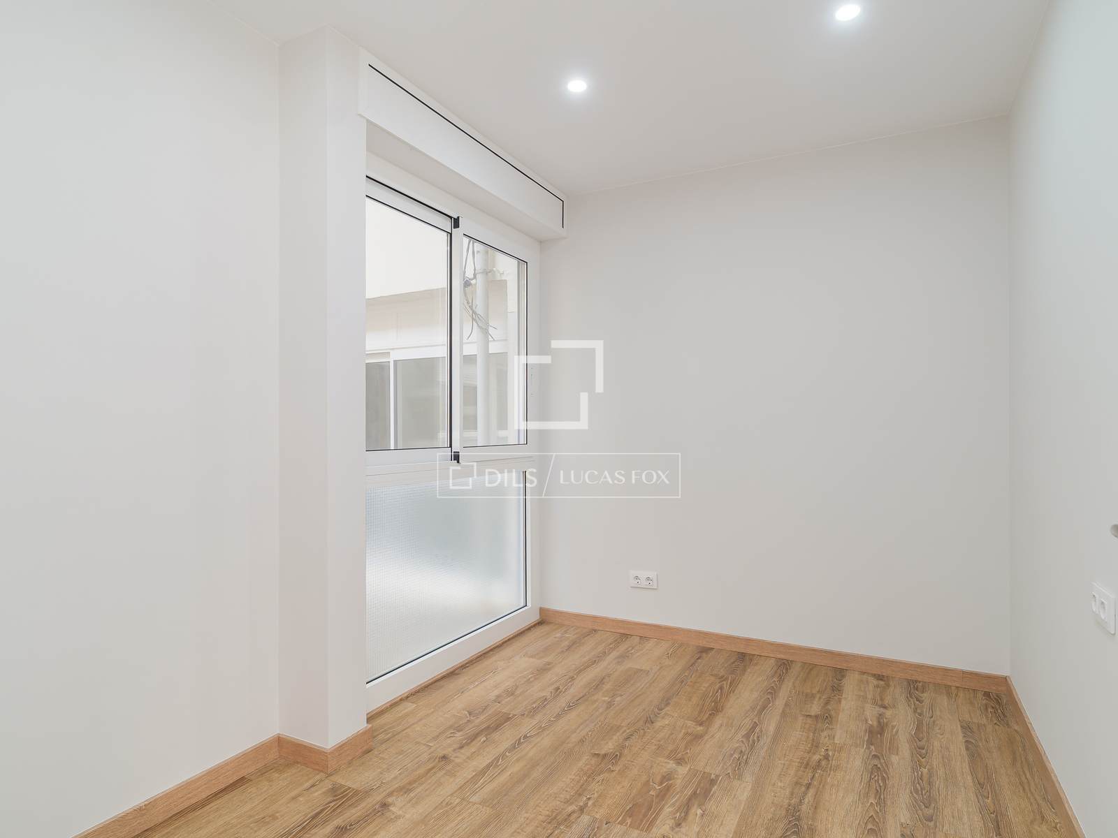 Huoneisto Barcelona, Espanja 6 makuuhuonetta, 180 m2 No. 192627