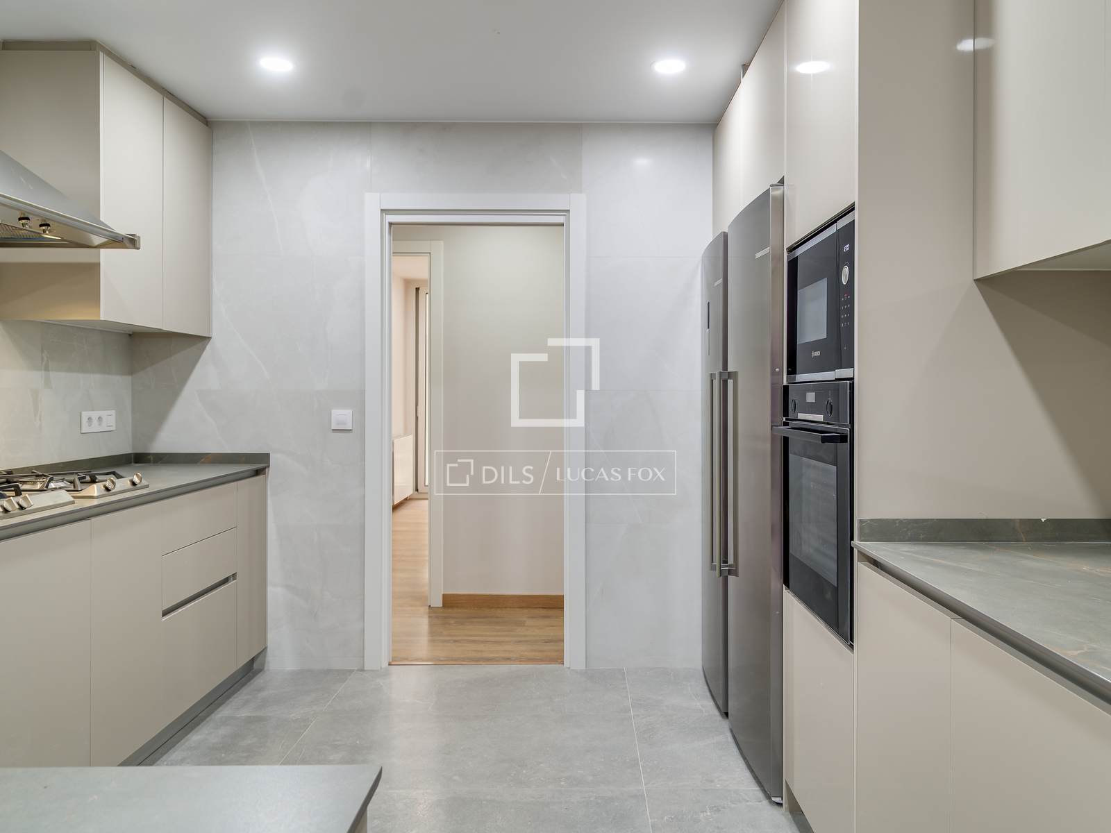 Huoneisto Barcelona, Espanja 6 makuuhuonetta, 180 m2 No. 192627