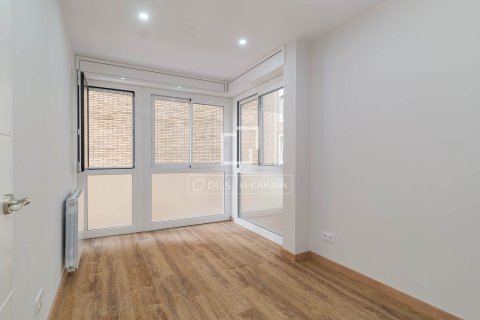 Apartment for sale in Barcelona, Spain 6 bedrooms, 180 sq.m. No. 192627 - photo 27