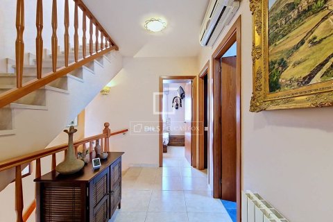 Villa for sale in Cubelles, Barcelona, Spain 3 bedrooms, 174 sq.m. No. 192626 - photo 28