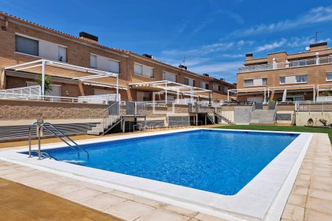 Villa in Cubelles, Barcelona, Spain 3 bedrooms, 174 sq.m. No. 192626