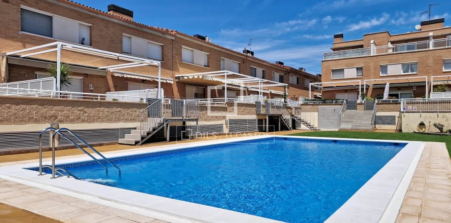 Villa in Cubelles, Barcelona, Spain 3 bedrooms, 174 sq.m. No. 192626
