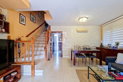 Villa for sale in Cubelles, Barcelona, Spain 3 bedrooms, 174 sq.m. No. 192626 - photo 14