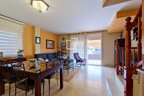 Villa for sale in Cubelles, Barcelona, Spain 3 bedrooms, 174 sq.m. No. 192626 - photo 12