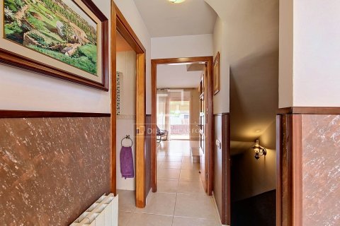 Villa for sale in Cubelles, Barcelona, Spain 3 bedrooms, 174 sq.m. No. 192626 - photo 6