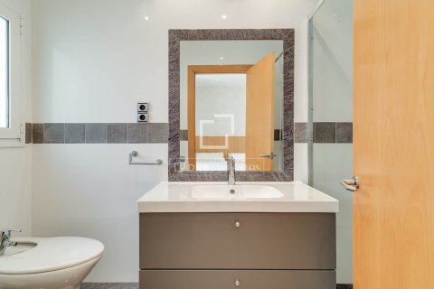 Apartment for sale in Barcelona, Spain 3 bedrooms, 112 sq.m. No. 192629 - photo 26
