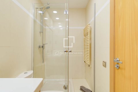 Apartment for sale in Barcelona, Spain 3 bedrooms, 112 sq.m. No. 192629 - photo 13
