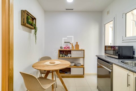 Apartment for sale in Barcelona, Spain 3 bedrooms, 112 sq.m. No. 192629 - photo 9