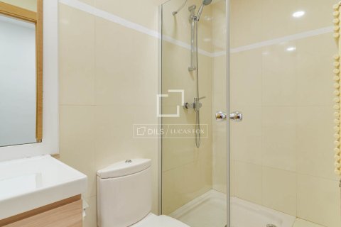 Apartment for sale in Barcelona, Spain 3 bedrooms, 112 sq.m. No. 192629 - photo 15