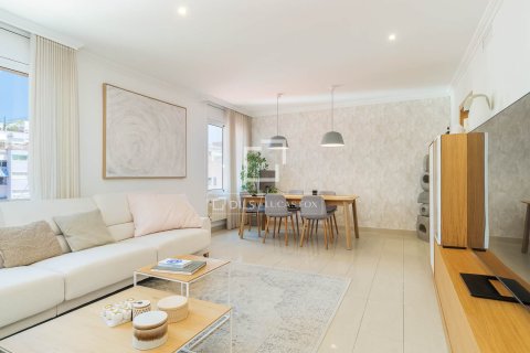 Apartment in Barcelona, Spain 3 bedrooms, 112 sq.m. No. 192629