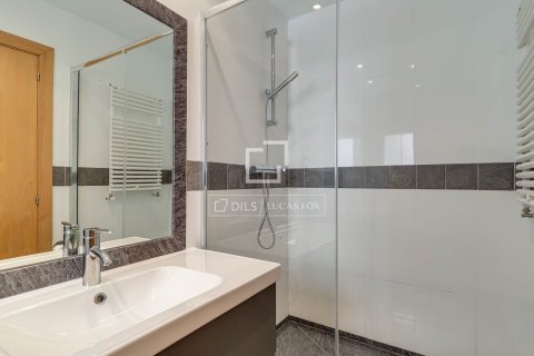 Apartment for sale in Barcelona, Spain 3 bedrooms, 112 sq.m. No. 192629 - photo 28