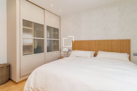 Apartment for sale in Barcelona, Spain 3 bedrooms, 112 sq.m. No. 192629 - photo 25