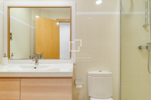 Apartment for sale in Barcelona, Spain 3 bedrooms, 112 sq.m. No. 192629 - photo 12