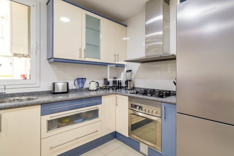 Apartment for sale in Barcelona, Spain 3 bedrooms, 112 sq.m. No. 192629 - photo 6