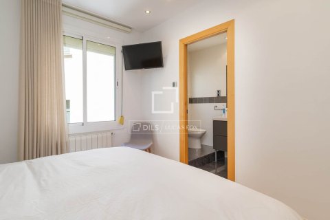 Apartment for sale in Barcelona, Spain 3 bedrooms, 112 sq.m. No. 192629 - photo 24