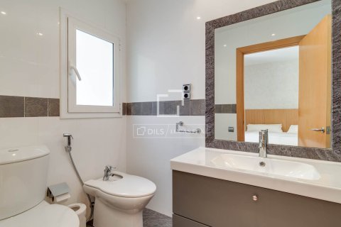 Apartment for sale in Barcelona, Spain 3 bedrooms, 112 sq.m. No. 192629 - photo 27