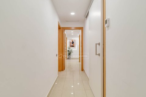Apartment for sale in Barcelona, Spain 3 bedrooms, 112 sq.m. No. 192629 - photo 30