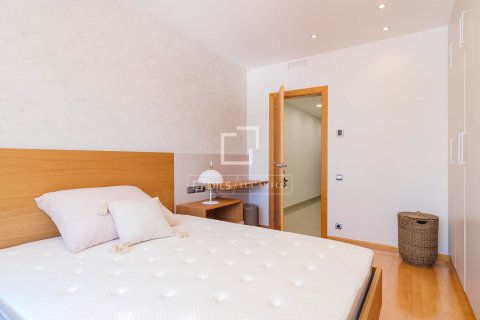 Apartment for sale in Barcelona, Spain 3 bedrooms, 112 sq.m. No. 192629 - photo 19