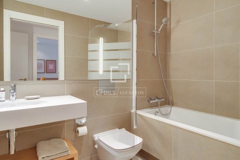 Penthouse for sale in Barcelona, Spain 2 bedrooms, 111 sq.m. No. 192624 - photo 24