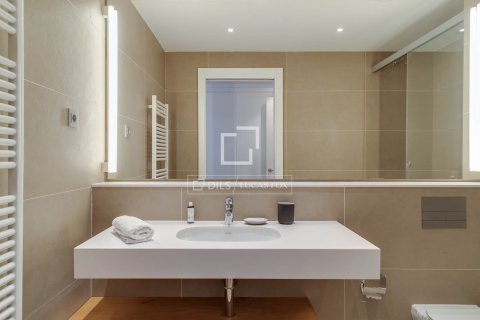 Penthouse for sale in Barcelona, Spain 2 bedrooms, 111 sq.m. No. 192624 - photo 14
