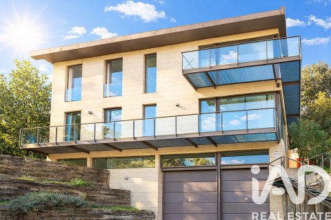 Продажа дома в Барселона, Испания 6 спален, 385м2 №152348 - фото 2