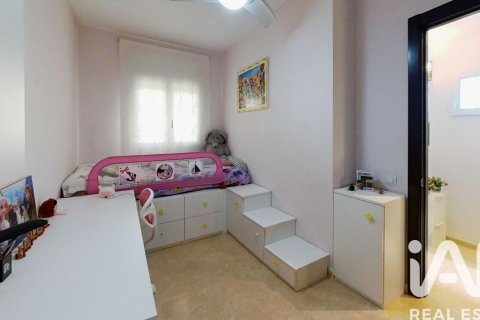 Kaupunkipientalo myytävänä Santa Oliva, Tarragona, Espanja, 4 makuuhuonetta, 119 m2 No. 152343 - kuva 23
