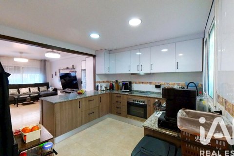 Kaupunkipientalo myytävänä Santa Oliva, Tarragona, Espanja, 4 makuuhuonetta, 119 m2 No. 152343 - kuva 12