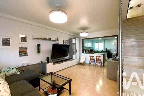 Kaupunkipientalo myytävänä Santa Oliva, Tarragona, Espanja, 4 makuuhuonetta, 119 m2 No. 152343 - kuva 6