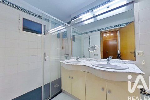 Продажа таухауса в Кастельон-де-ла-Плана, Кастельон, Испания 4 спальни, 226м2 №152347 - фото 13