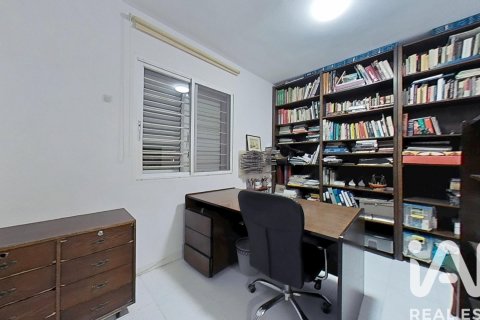 Продажа таухауса в Кастельон-де-ла-Плана, Кастельон, Испания 4 спальни, 226м2 №152347 - фото 28