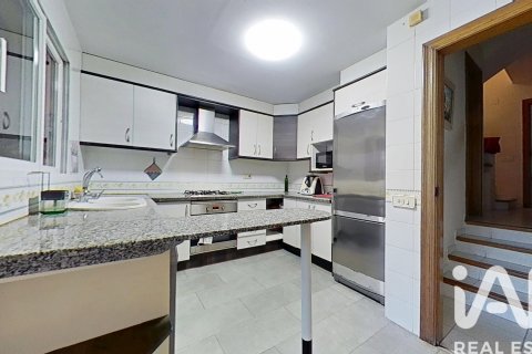 Продажа таухауса в Кастельон-де-ла-Плана, Кастельон, Испания 4 спальни, 226м2 №152347 - фото 9