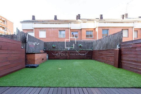 Villa for sale in Sant Just Desvern, Barcelona, Spain 5 bedrooms, 219 sq.m. No. 150590 - photo 6