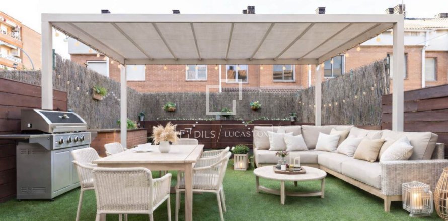 Villa in Sant Just Desvern, Barcelona, Spain 5 bedrooms, 219 sq.m. No. 150590