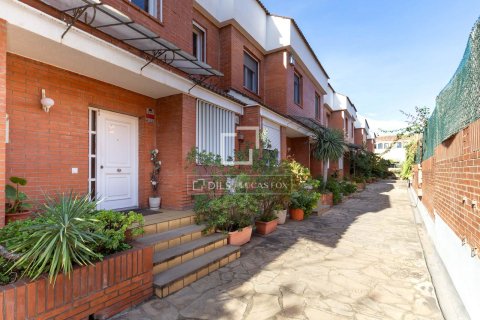 Villa for sale in Sant Just Desvern, Barcelona, Spain 5 bedrooms, 219 sq.m. No. 150590 - photo 10