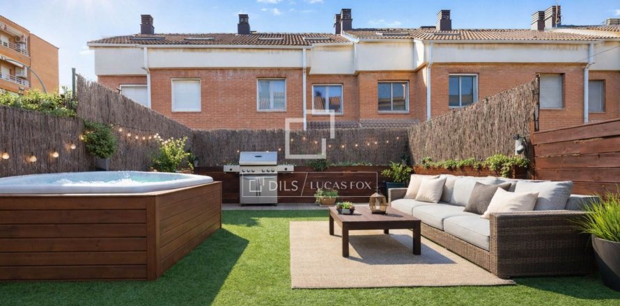 Villa à Sant Just Desvern, Barcelona, Espagne 5 chambres, 219 m2 No. 150590