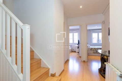 Villa for sale in Sant Just Desvern, Barcelona, Spain 5 bedrooms, 219 sq.m. No. 150590 - photo 24