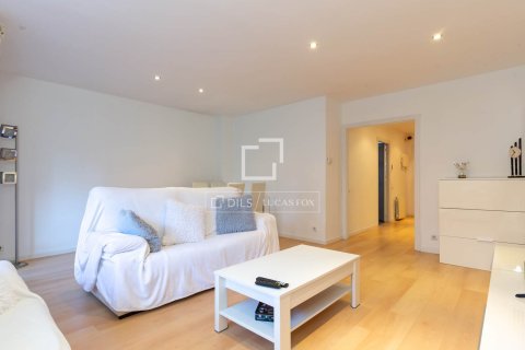 Villa for sale in Sant Just Desvern, Barcelona, Spain 5 bedrooms, 219 sq.m. No. 150590 - photo 17