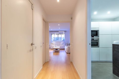 Villa for sale in Sant Just Desvern, Barcelona, Spain 5 bedrooms, 219 sq.m. No. 150590 - photo 11